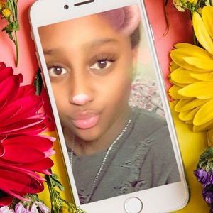 Meet your Posher, Cristal sierra sanchez